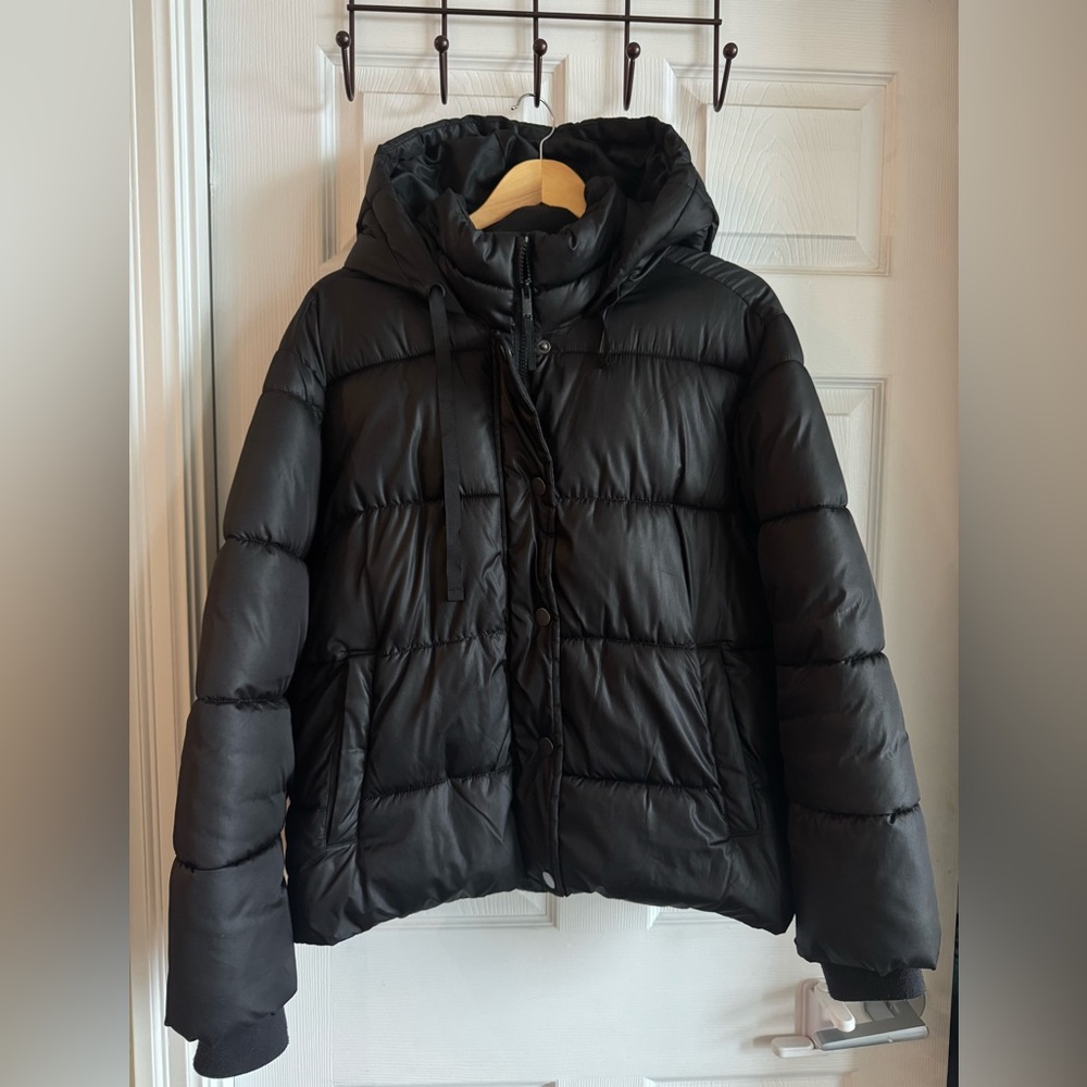 GAP Women’s ColdControl Max Puffer Jacket in Black